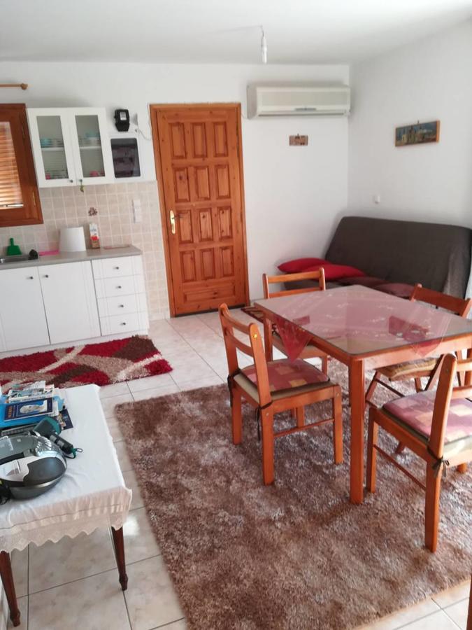Petros House 1 Apartment นาฟปลิโอ ภายนอก รูปภาพ